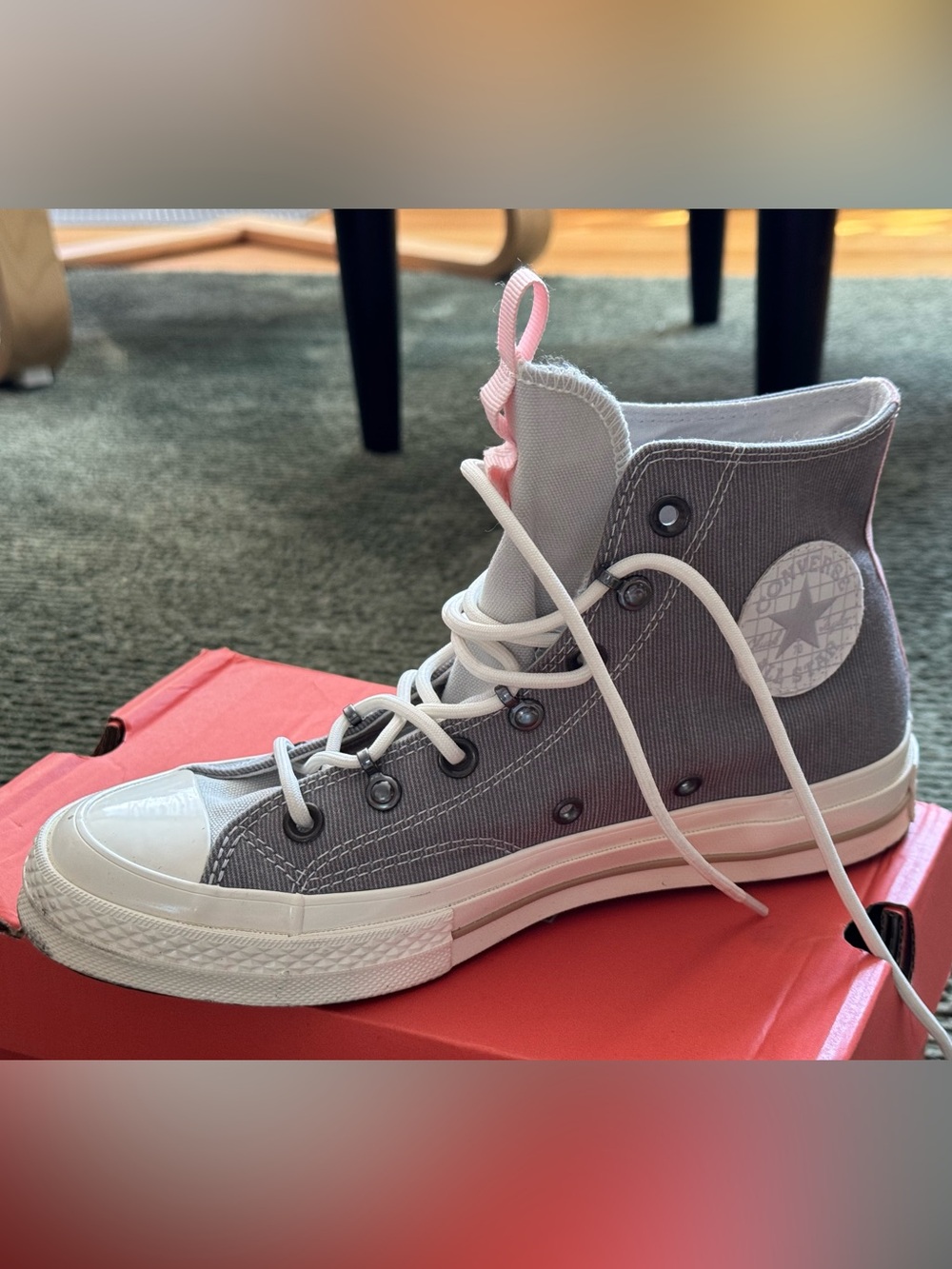 Converse High Top Sneaker in Grey with Pink Pull Tab